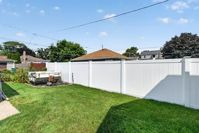 9628 S Utica Avenue, Evergreen Park, IL 60805 - Photo 24