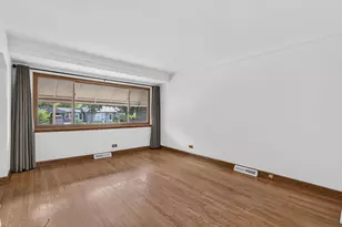 9628 S Utica Ave, Evergreen Park, IL 60805 - Photo 6