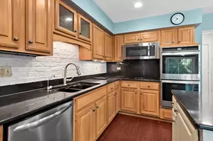52 Whittington Course, Saint Charles, IL 60174 - Photo 8