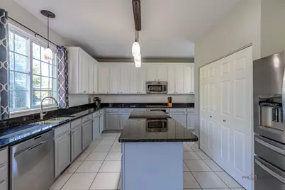 568 Crooked Stick Court, Vernon Hills, IL 60061 - Photo 12