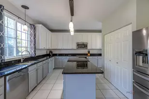 568 Crooked Stick Ct, Vernon Hills, IL 60061 - Photo 12