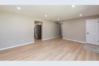 2701 Brnot Avenue, Waukegan, IL 60087 - Photo 6
