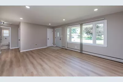 2701 Brnot Avenue, Waukegan, IL 60087 - Photo 4