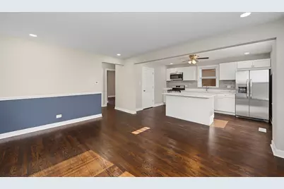 11325 S Avenue H, Chicago, IL 60617 - Photo 10