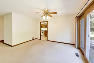 911 Glenwood Ln, Glenview, IL 60025 - Photo 10