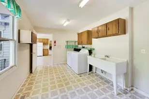 911 Glenwood Ln, Glenview, IL 60025 - Photo 30