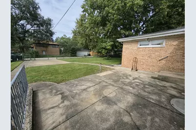 8634 Drake Avenue, Skokie, IL 60076 - Photo 12