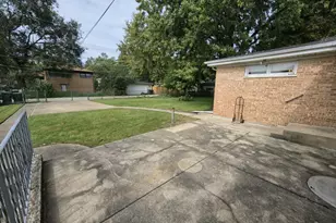 8634 Drake Ave, Skokie, IL 60076 - Photo 12