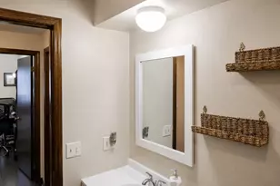 1302 E Washington St, Des Plaines, IL 60016 - Photo 18