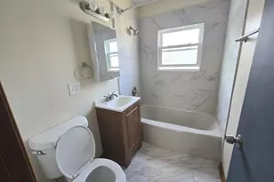 10653 S Mackinaw Ave, Chicago, IL 60617 - Photo 6