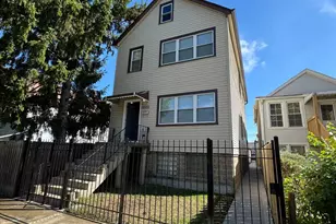10653 S Mackinaw Ave, Chicago, IL 60617 - Photo 1