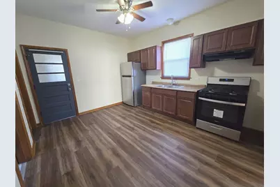 10653 S Mackinaw Avenue, Chicago, IL 60617 - Photo 4