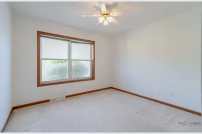 2724 Bluegrass Court, Grayslake, IL 60030 - Photo 32