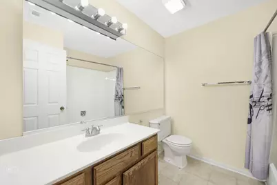 1081 Courtland Drive #1081, Buffalo Grove, IL 60089 - Photo 8