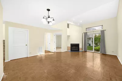 1081 Courtland Drive #1081, Buffalo Grove, IL 60089 - Photo 4