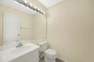 1081 Courtland Dr, Buffalo Grove, IL 60089 - Photo 6