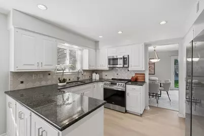 4568 Lindenwood Lane, Northbrook, IL 60062 - Photo 2