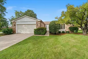 4568 Lindenwood Ln, Northbrook, IL 60062 - Photo 1