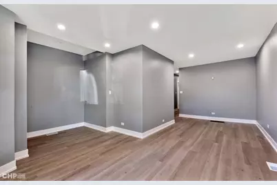 631 N Monticello Avenue, Chicago, IL 60624 - Photo 12