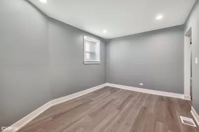 631 N Monticello Avenue, Chicago, IL 60624 - Photo 18