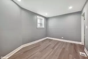 631 N Monticello Ave, Chicago, IL 60624 - Photo 18