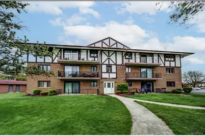 11045 S Theresa Circle #2B, Palos Hills, IL 60465 - Photo 1
