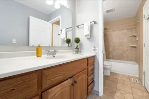 1312 Sandhurst Ln, South Elgin, IL 60177 - Photo 12