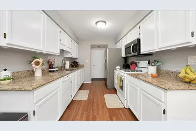 1312 Sandhurst Lane #1312, South Elgin, IL 60177 - Photo 8