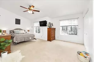 1312 Sandhurst Ln, South Elgin, IL 60177 - Photo 10