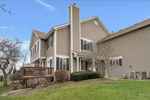 1312 Sandhurst Ln, South Elgin, IL 60177 - Photo 2