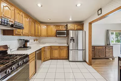341 W Wood Avenue, Peotone, IL 60468 - Photo 2