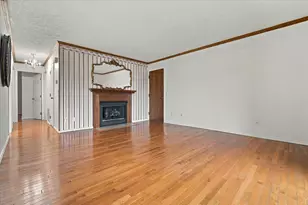 2017 Tracy Dr, Bloomington, IL 61704 - Photo 10