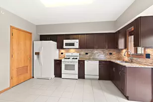7747 Bristol Park Dr, Tinley Park, IL 60477 - Photo 6