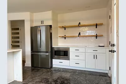 2538 W Arthur Avenue #2, Chicago, IL 60645 - Photo 2