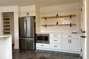 2538 W Arthur Ave, Chicago, IL 60645 - Photo 2