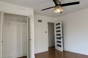 2538 W Arthur Ave, Chicago, IL 60645 - Photo 8