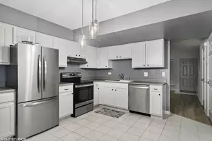 1252 Marywood Ct, Aurora, IL 60505 - Photo 10