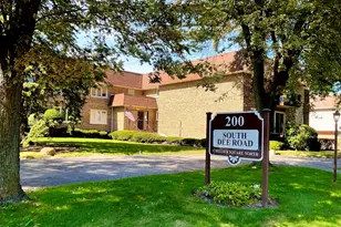 200 S Dee Rd, Park Ridge, IL 60068 - Photo 1