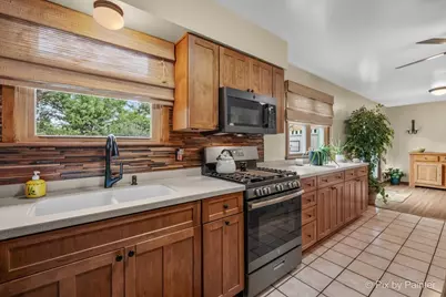 23W328 Great Western Avenue, Glen Ellyn, IL 60137 - Photo 6