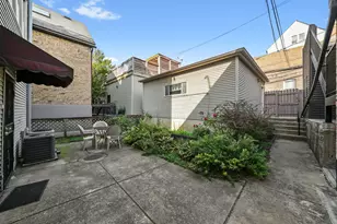 2026 W Charleston Ave, Chicago, IL 60647 - Photo 8