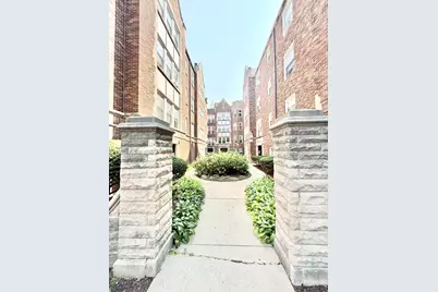 2809 W Lunt Avenue #A2, Chicago, IL 60645 - Photo 1