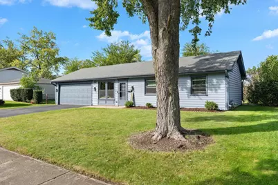 7018 Plumtree Lane, Hanover Park, IL 60133 - Photo 2