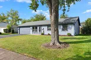 7018 Plumtree Ln, Hanover Park, IL 60133 - Photo 2