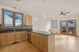 2911 S Farrell St, Chicago, IL 60608 - Photo 8