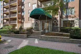 10 S Wille St, Mount Prospect, IL 60056 - Photo 1