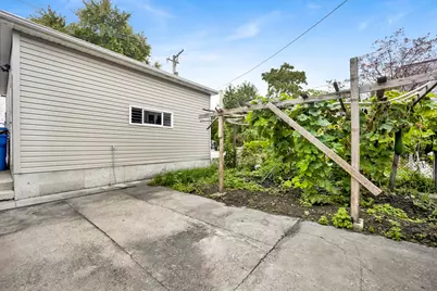 1927 W 34th Place, Chicago, IL 60608 - Photo 28