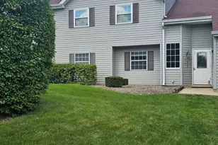 56 N Victoria Ln, Streamwood, IL 60107 - Photo 1