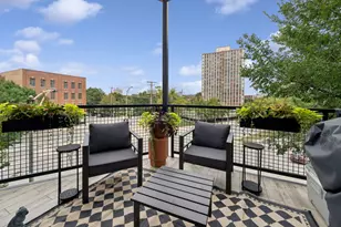 1157 W Erie St, Chicago, IL 60642 - Photo 14