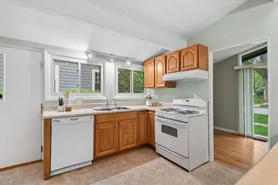 216 Broadway Street, Libertyville, IL 60048 - Photo 8