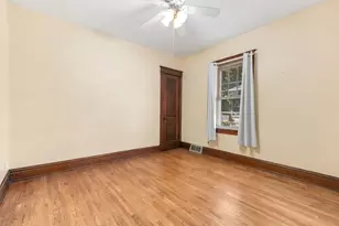 913 Clement St, Joliet, IL 60435 - Photo 12